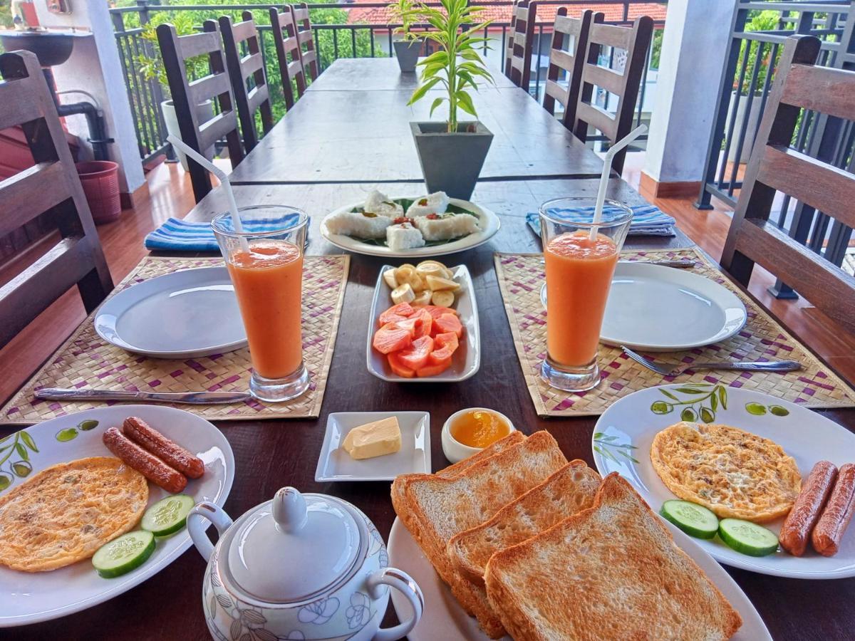 Ayubowan Homestay Katunayaka Esterno foto