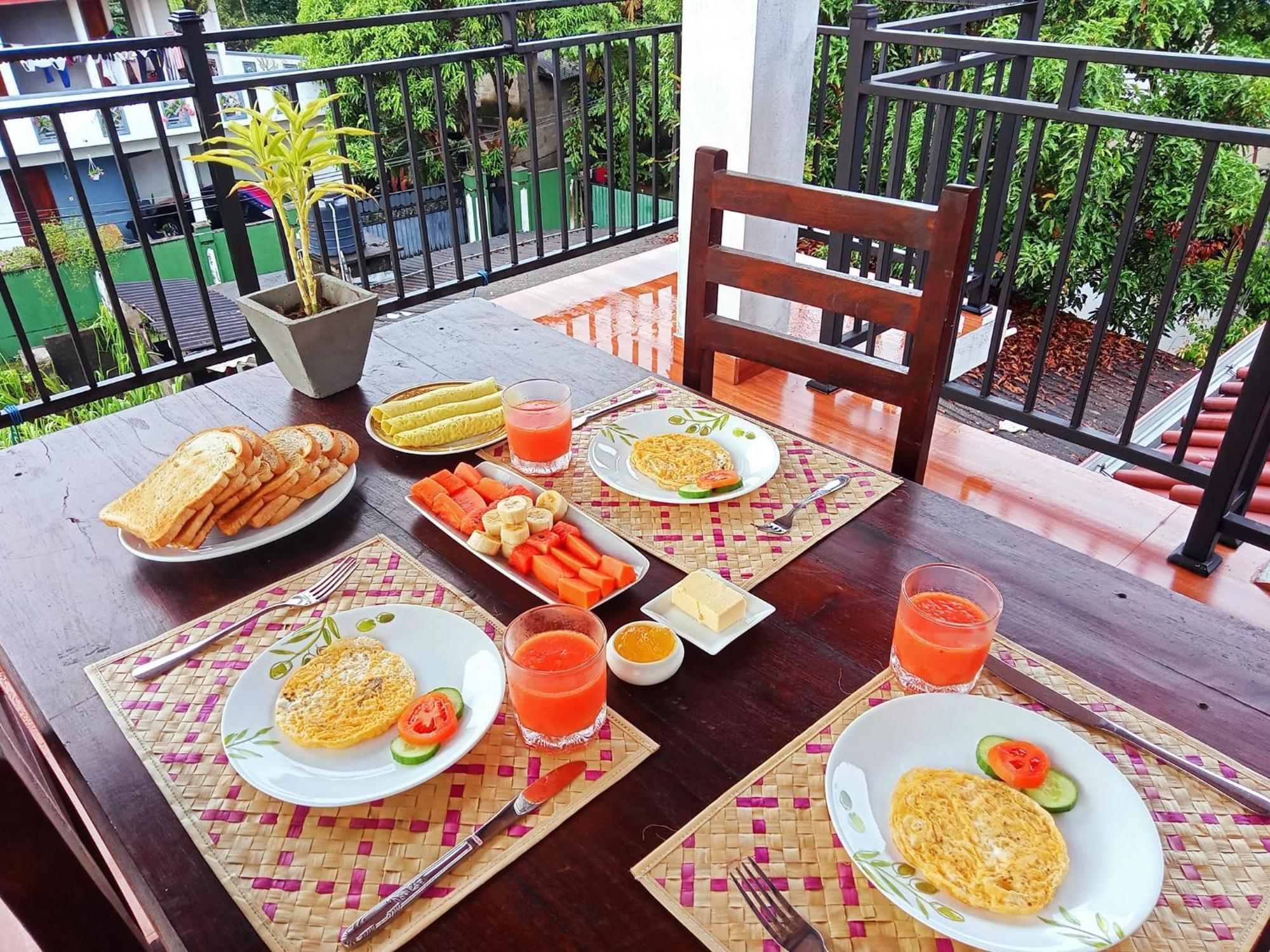 Ayubowan Homestay Katunayaka Esterno foto